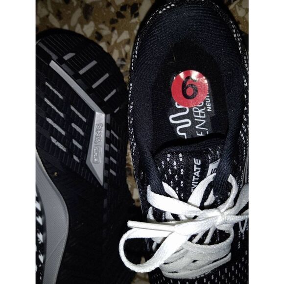 Levitate DNA sneaks  - Picture 2 of 9